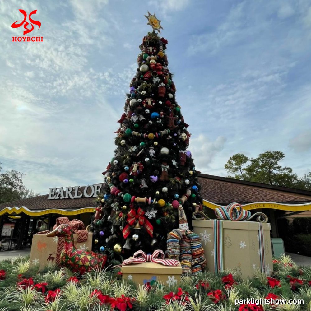 Grand-Scale Holiday Tree Installation for Public Events