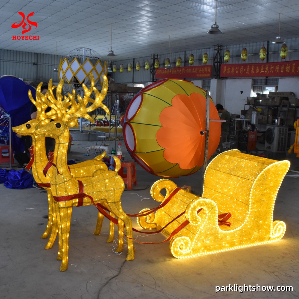 HOYECHI Custom Christmas Reindeer Sleigh LED Light Display