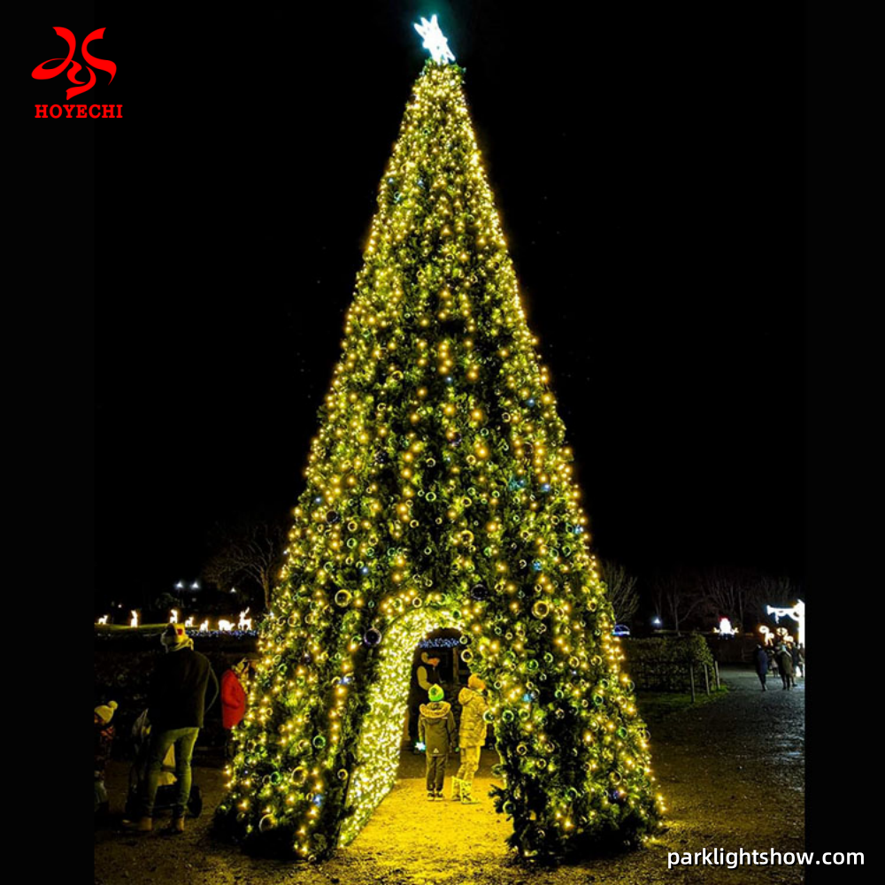 giant-lighted-outdoor-christmas-tree