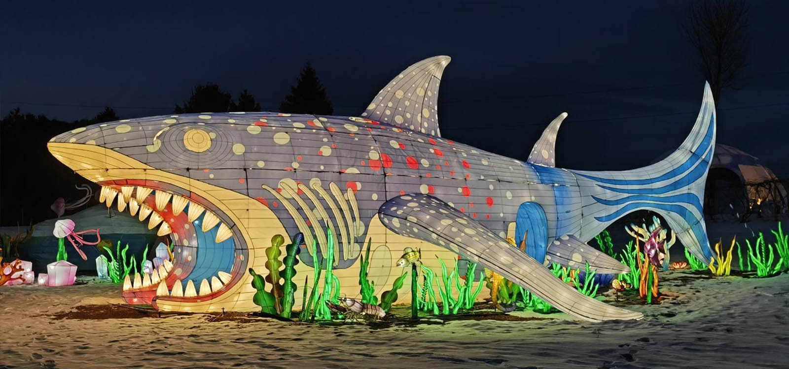 Dearadh saincheaptha ardchaighdeáin de mhonarcha agus monaróirí tionscadail  Aonach Soilsiúcháin Mheiriceá 2025 | Huayicai, image size:1600x750