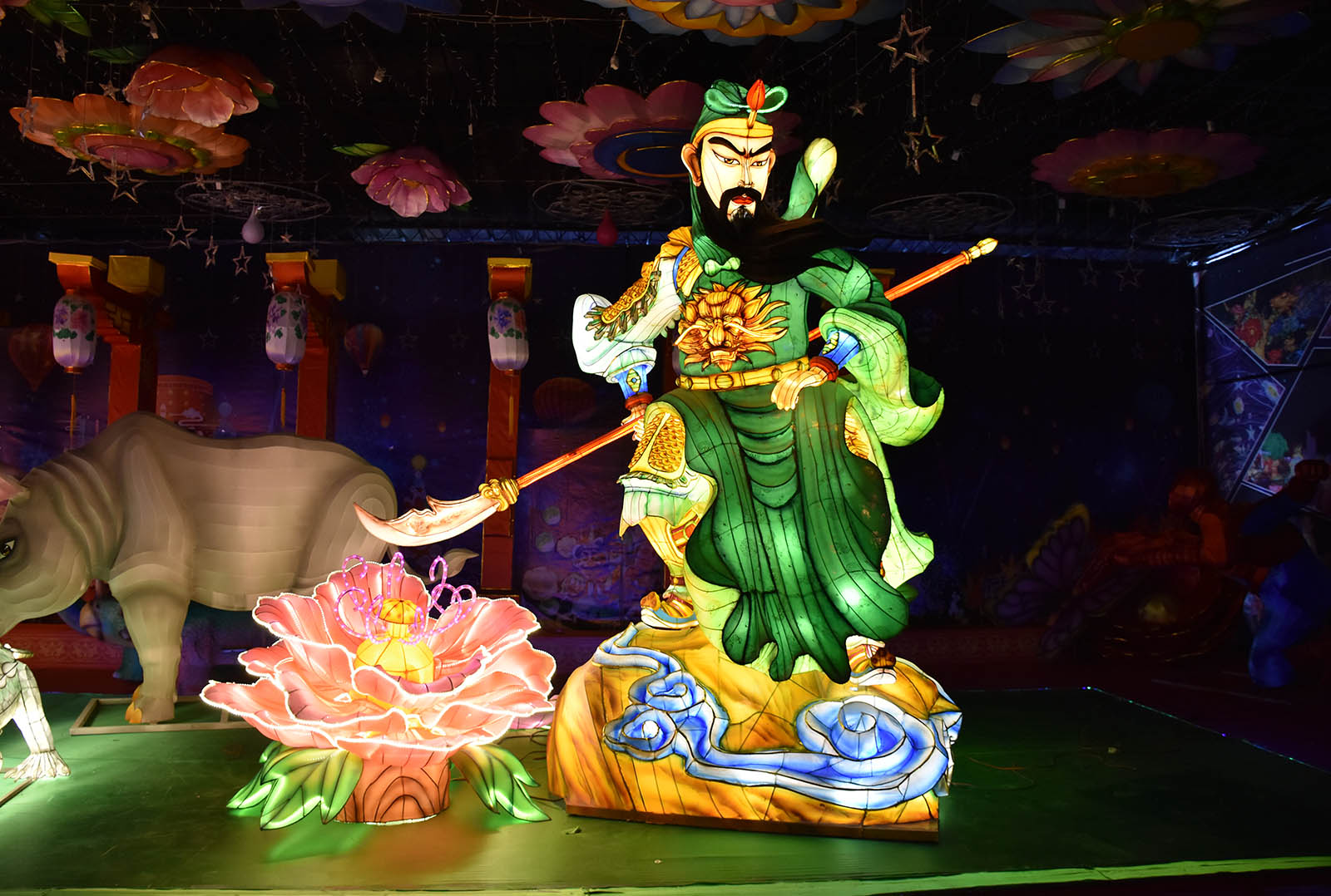 Illuminate Your Space with Exquisite Chinese Lantern Artistry-01 (3)