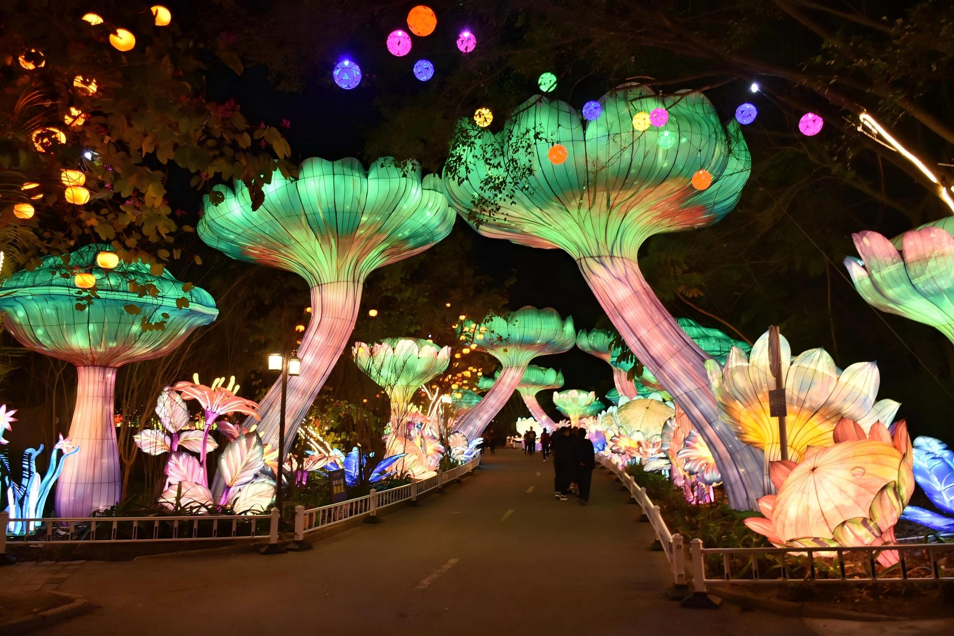 Botanical lantern walkway designed for park light show planning, visitor routes, and night tourism experiences